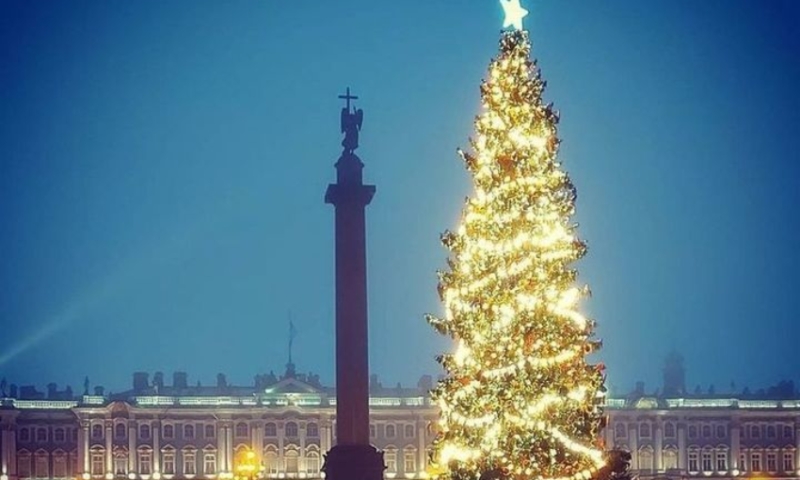 Празднование Нового года в Петербурге пройдет без салюта и концерта на Дворцовой площади