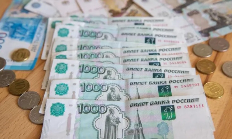 Минимальную зарплату в Петербурге повысили до 25 тысяч рублей