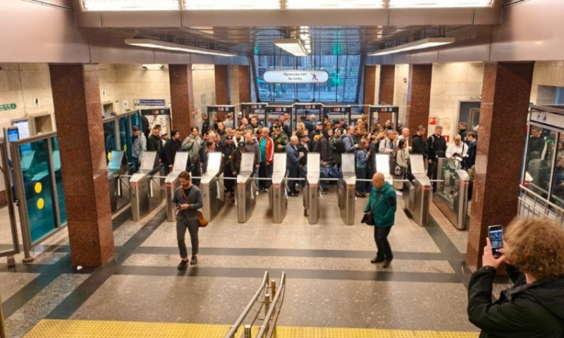 Технический сбой произошел на "оранжевой" линии петербургского метро