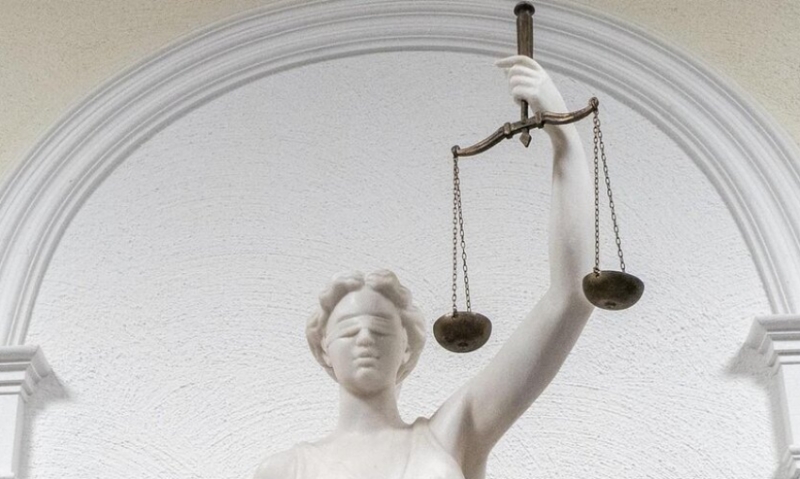 Директора Кембриджской школы в Петербурге оштрафовали на 100 тыс. рублей за пост 2018 года о гендере