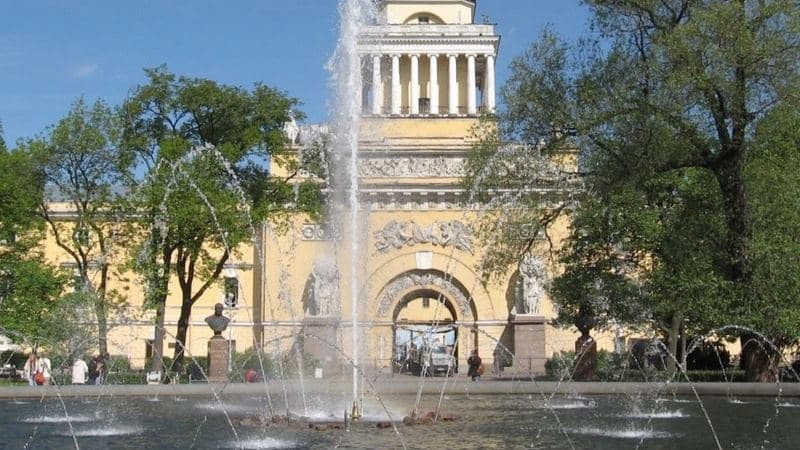 В Петербурге забил фонтан с кипятком