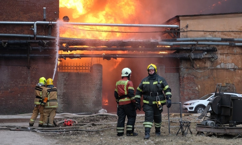 Во время пожара на Рубинштейна пострадали три человека