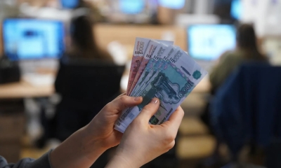 В Петербурге замедлился рост зарплат